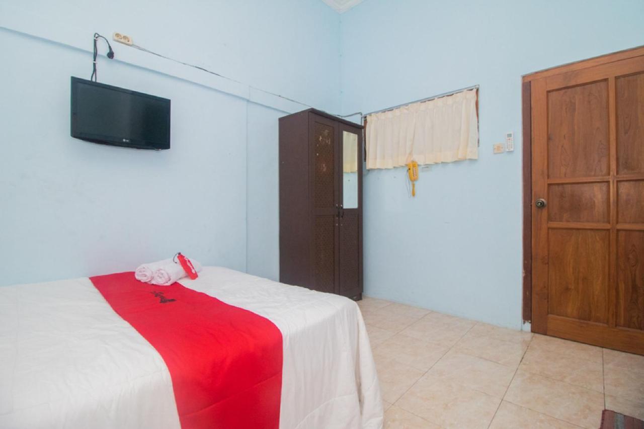 Hotel Reddoorz Near Pantai Boom Banyuwangi  Exterior foto