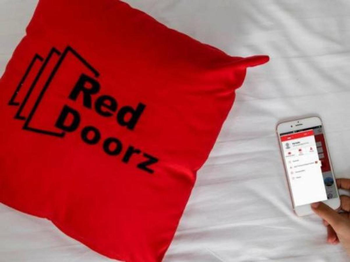 Hotel Reddoorz Near Pantai Boom Banyuwangi  Exterior foto