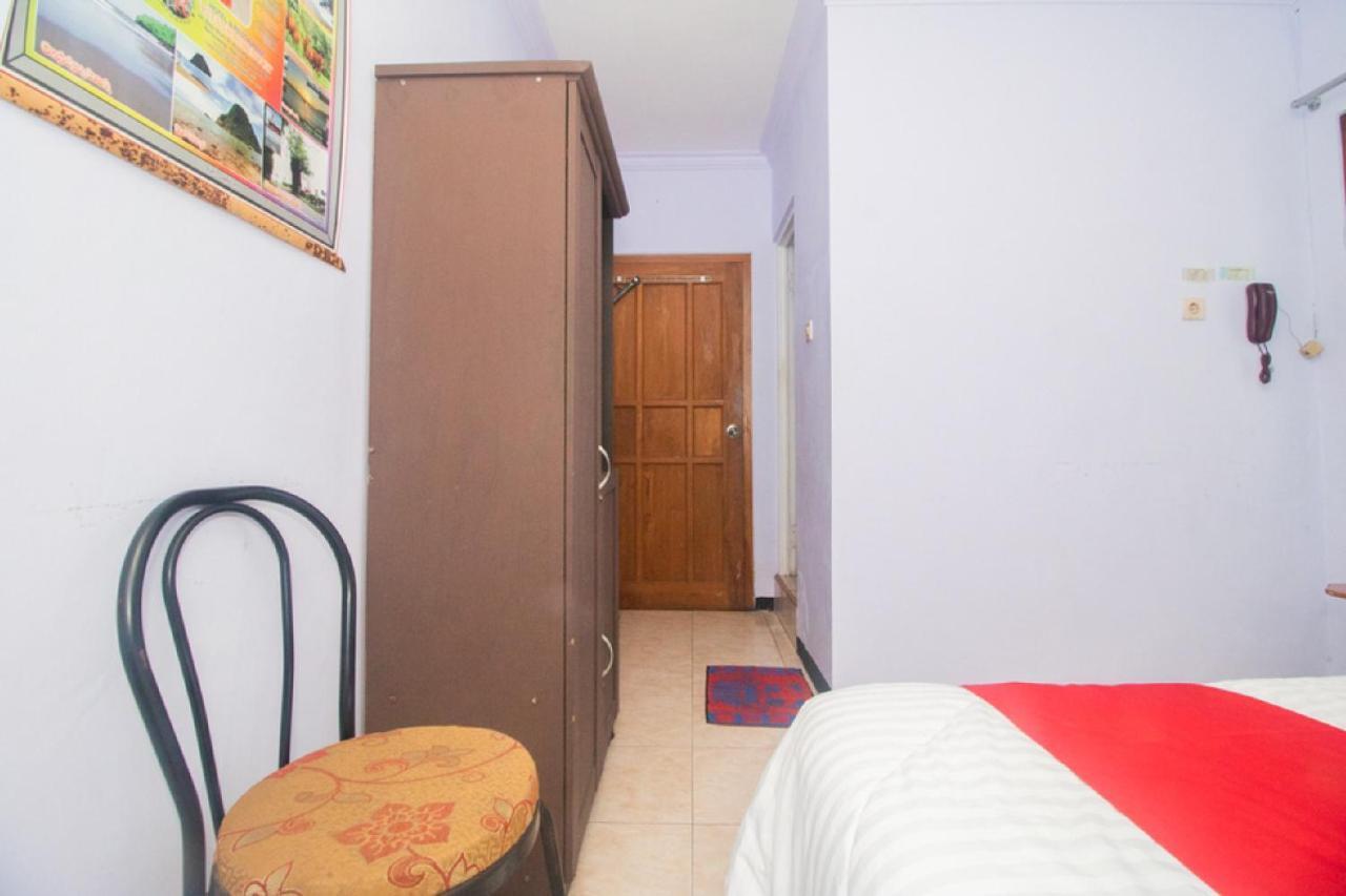 Hotel Reddoorz Near Pantai Boom Banyuwangi  Exterior foto