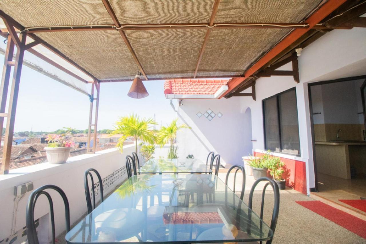 Hotel Reddoorz Near Pantai Boom Banyuwangi  Exterior foto