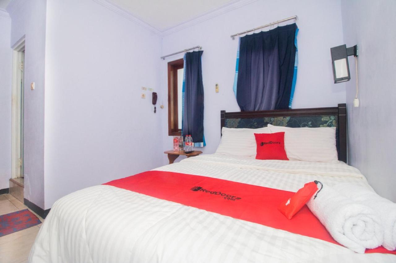 Hotel Reddoorz Near Pantai Boom Banyuwangi  Exterior foto