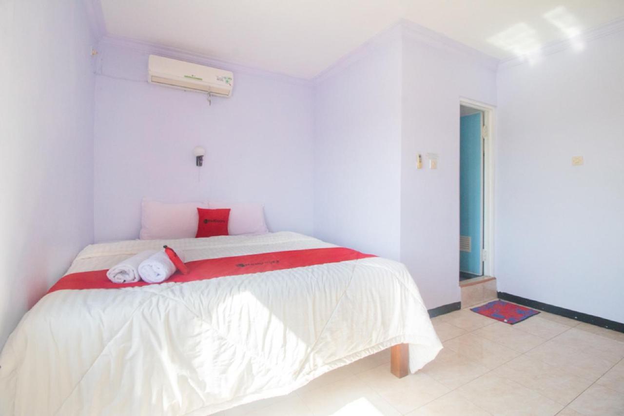 Hotel Reddoorz Near Pantai Boom Banyuwangi  Exterior foto